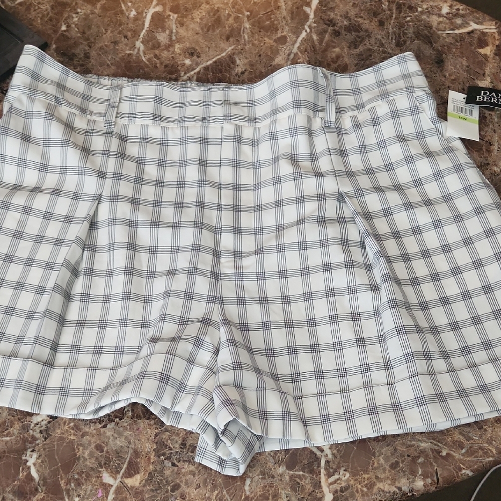 DANIELLE BERNSTEIN High Waist Checkered Shorts - White and Gray